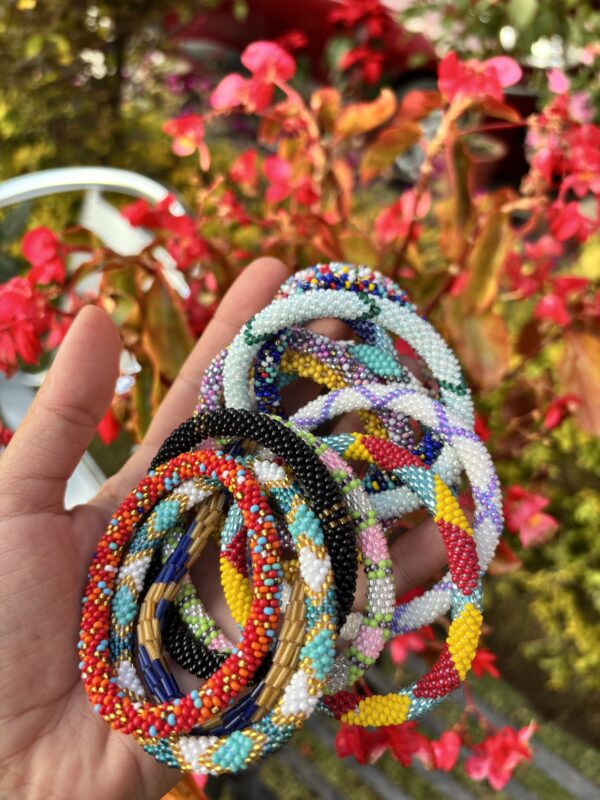 Pulseras Solidarias Hechas a Mano en Nepal - Image 7